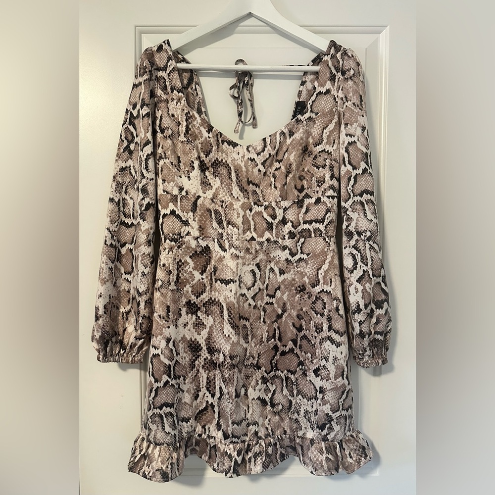Dynamite Snake Print Long Sleeve Dress